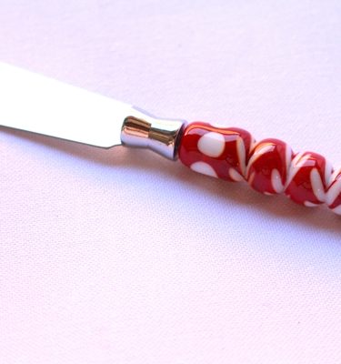 Couteau à beurre rouge et blanc-Perle en verre de Murano motif Epis de blé-Art de la table créateur verrier