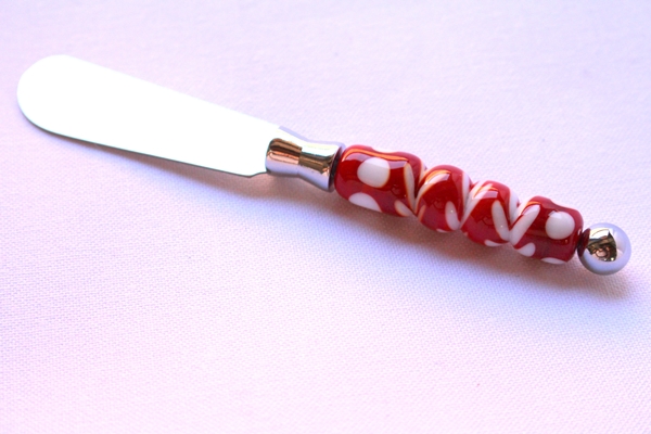 Couteau à beurre rouge et blanc-Perle en verre de Murano motif Epis de blé-Art de la table créateur verrier