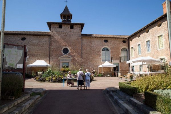Expo-art-chatillon-sur-chalaronne-ville-metiers-d-art
