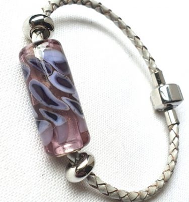 bracelet-en-cuir-tresse-argente-bijou-en-verre-de-murano-bracelet-contemporain
