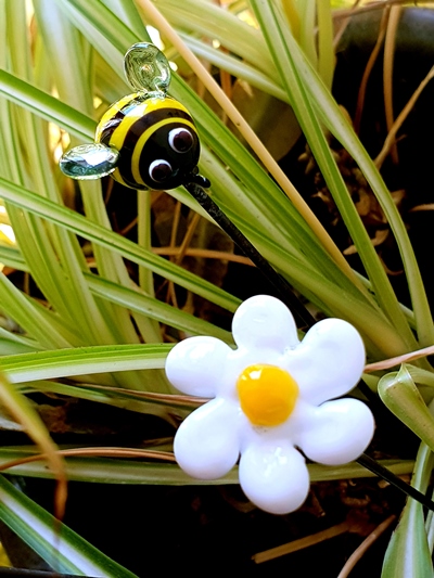 abeille-en-verre-de-murano-perlier-d-art-atelier-cendrine-m-fileuse-de-verre-lyon