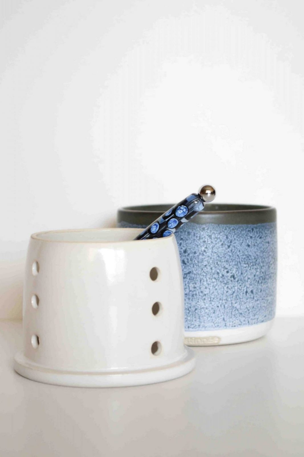 beurrier-a-eau-gres-emaille-couteau-a-beurre-verre-filé-made-in-lyon