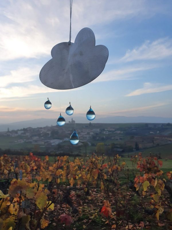 suspension-nuage-avec-gouttes-de-pluie-gouttes-en-verre-de-murano-filee-a-la-flamme-suspension-decoration-theme-nuage