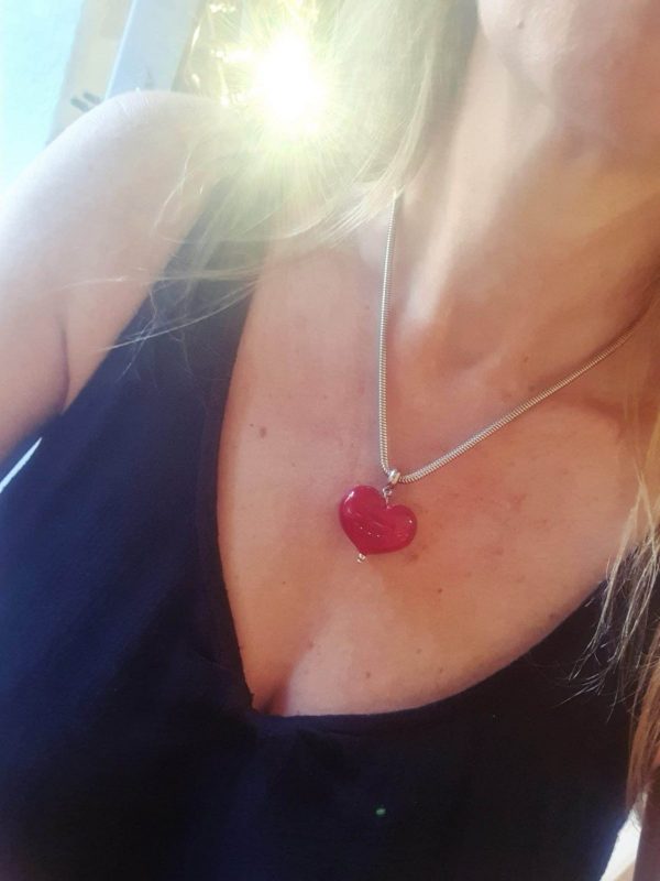 Gros cœur rouge passion en verre - Collier de créateur – Image 2