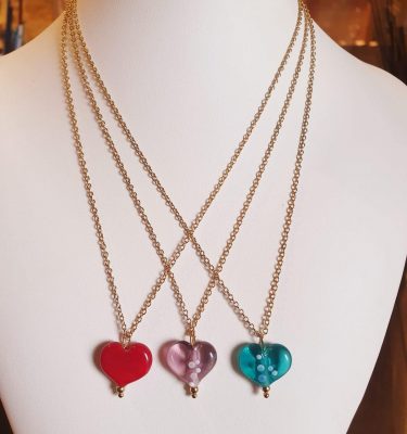 collier-coeur-bijou-acier-inoxydable-et-coeur-en-verre-de-murano-file-a-la-flamme