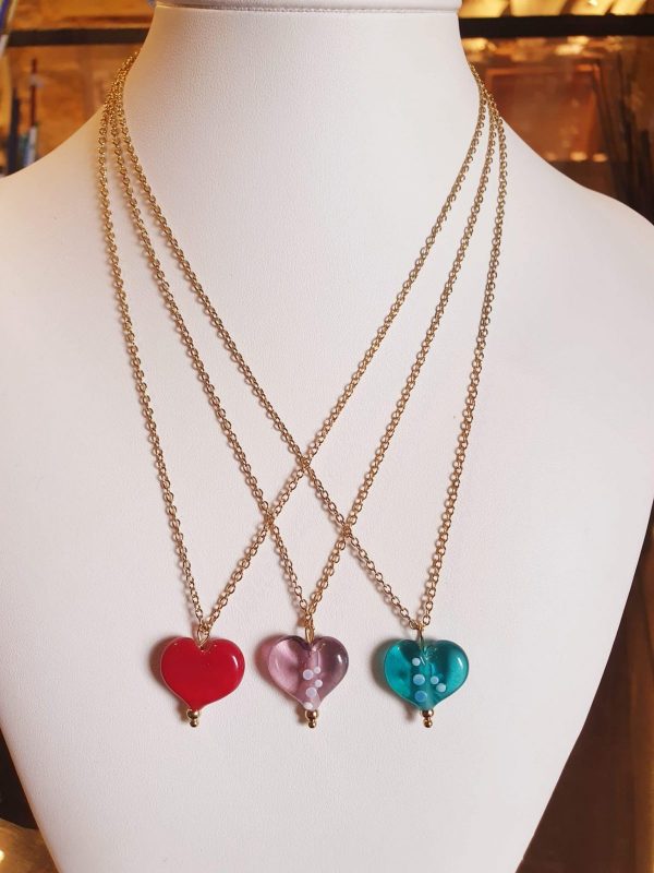 collier-coeur-bijou-acier-inoxydable-et-coeur-en-verre-de-murano-file-a-la-flamme
