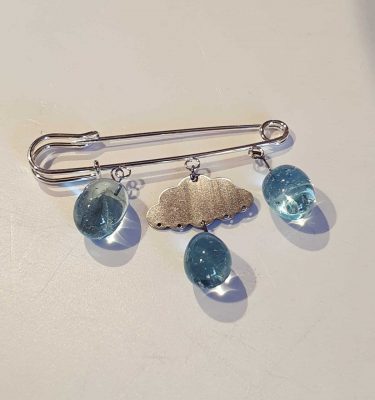 broche-nuage-avec-perles-de-pluie-perles-de-verre-de-murano-contemporaine
