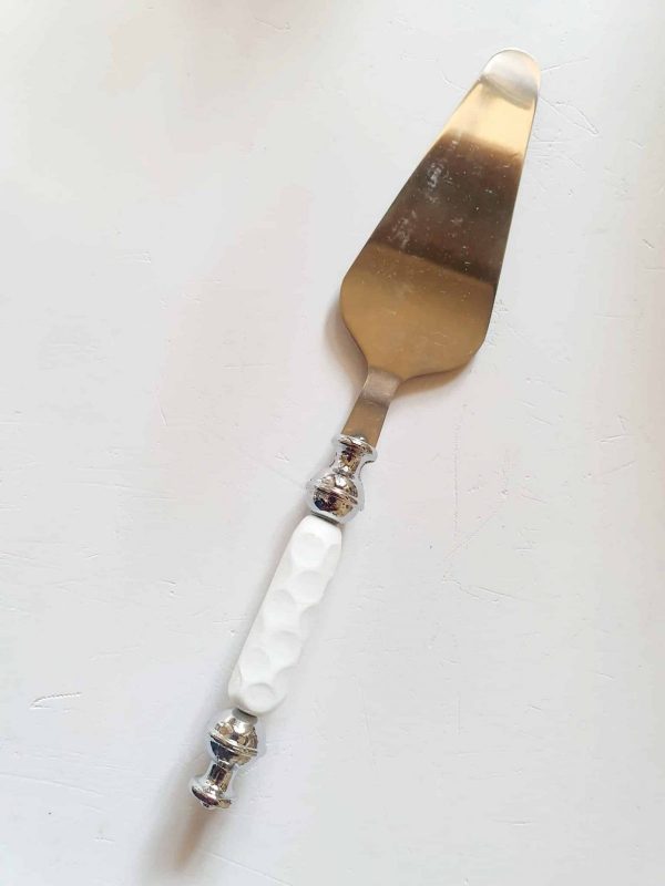 pelle-a-tarte-blanche-accessoire-pour-la-cuisine-en-verre-de-murano-file-a-la-flamme