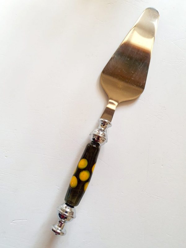 pelle-a-tarte-noir-accessoire-pour-dessert-en-verre-de-murano-file-au-chalumeau