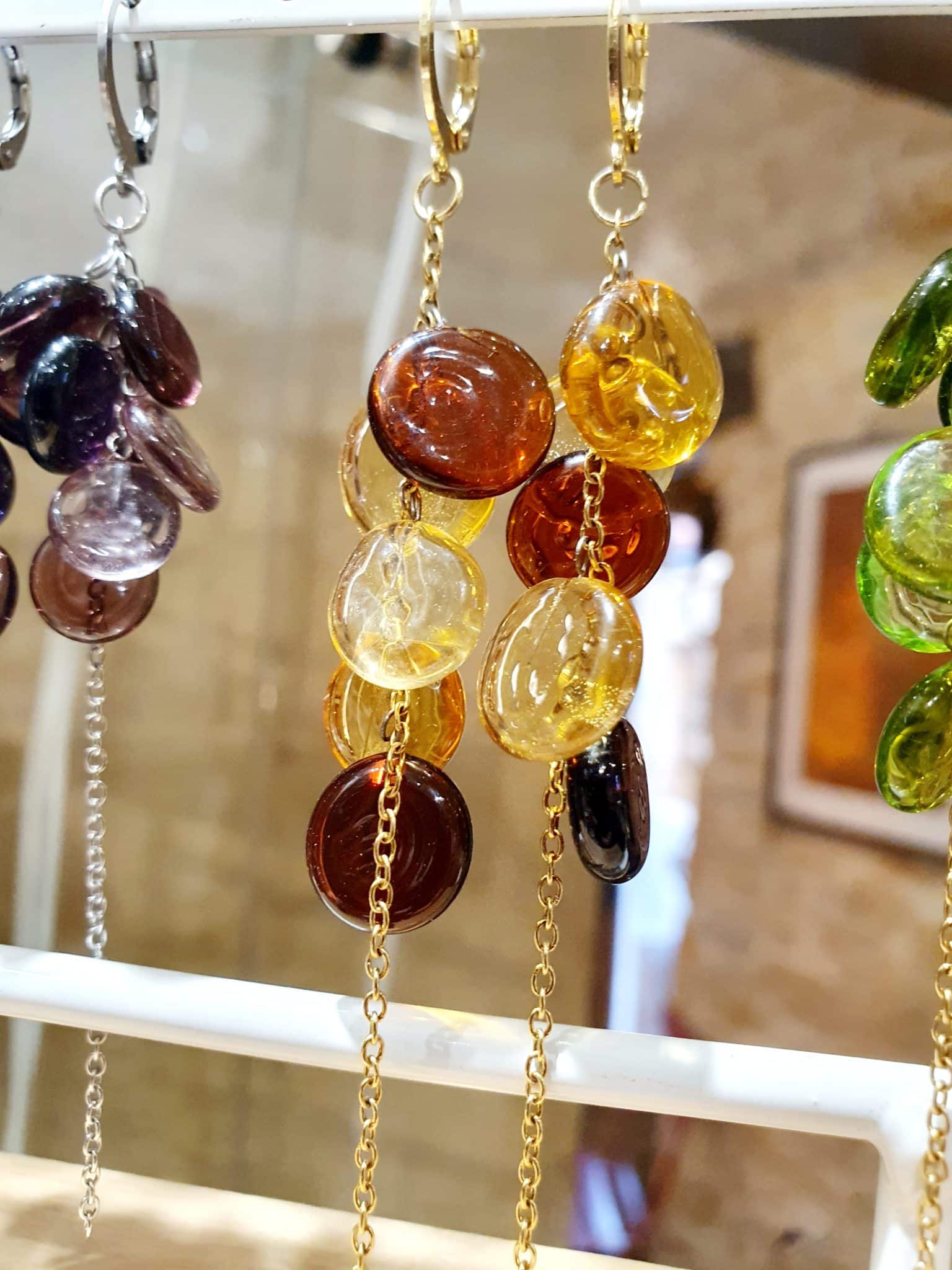 boucles-d-oreilles-longues-colorees-en-verre-de-murano