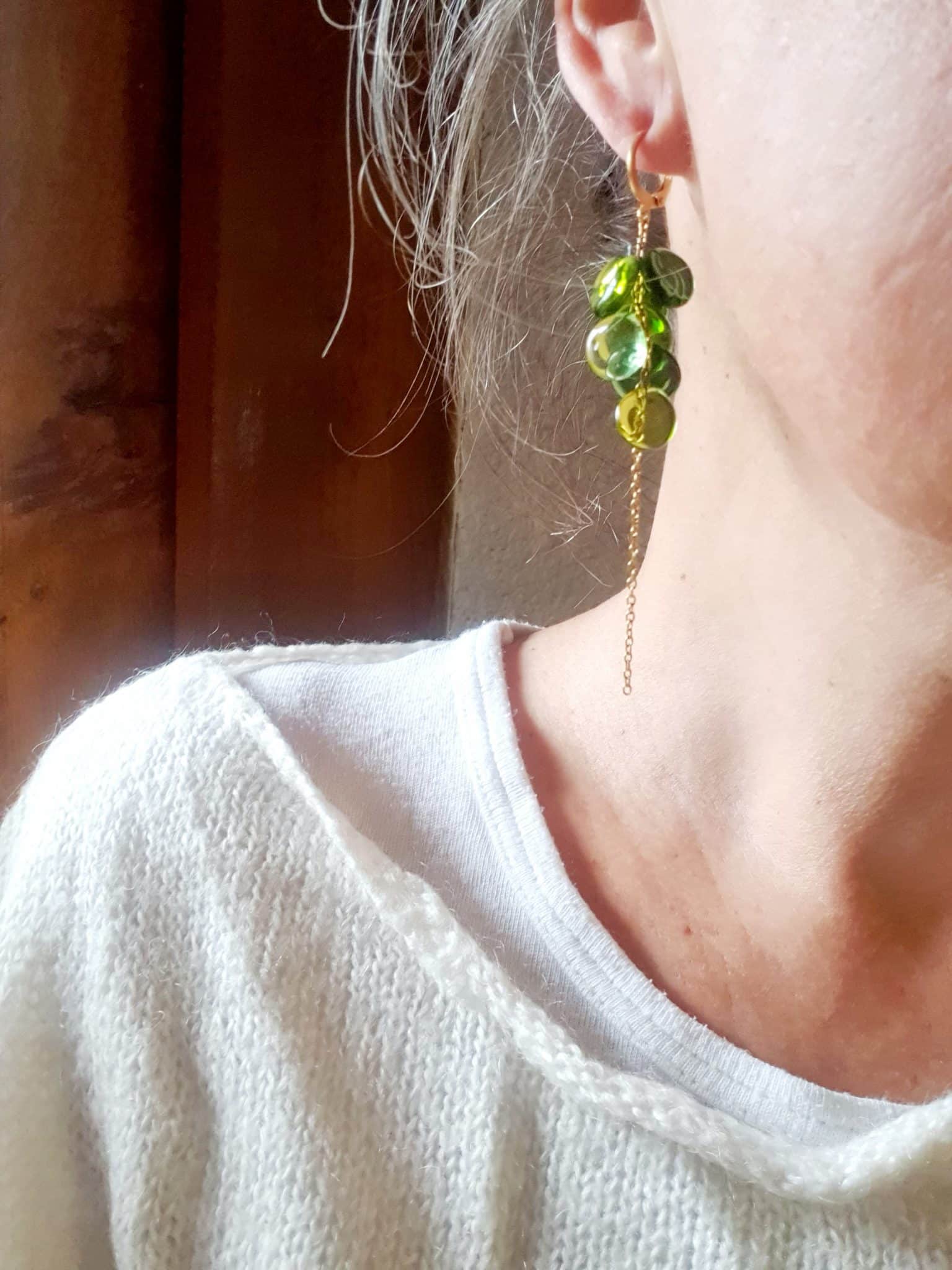boucles-d-oreilles-de-createur-longues-vertes