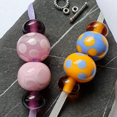 lot-de-perles-à-pois-en-verre-de-murano