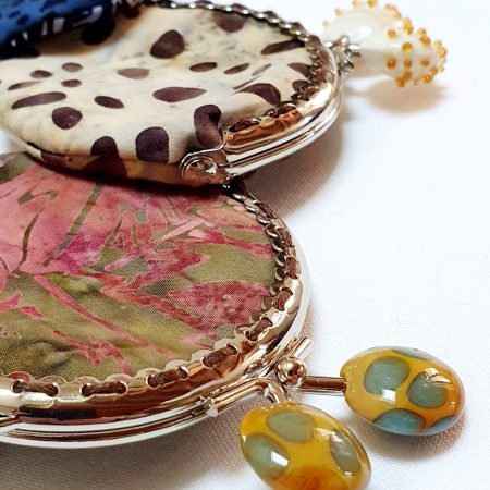 porte-monnaie-clip-fait-main-tissu-batik-et-verre-de-murano-accessoire-mode-createur